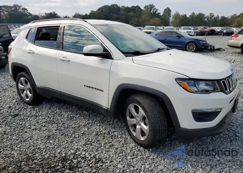 2018 Jeep Compass Latitude z USA, uszkodzony, nr VIN 3C4NJDBB0JT303051